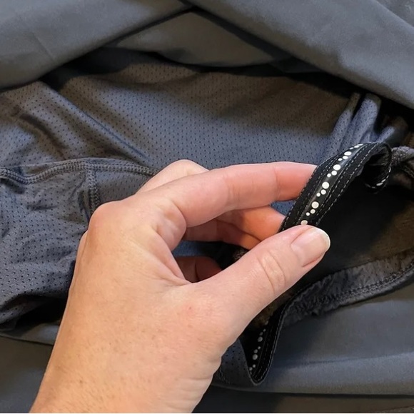 BROOKS GREY Running Skort/Skirt, Size Medium - Picture 4 of 11